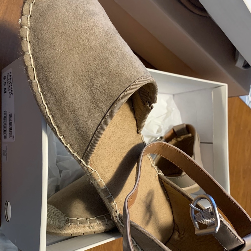 Size 9.5 Flat Espadrille sandal